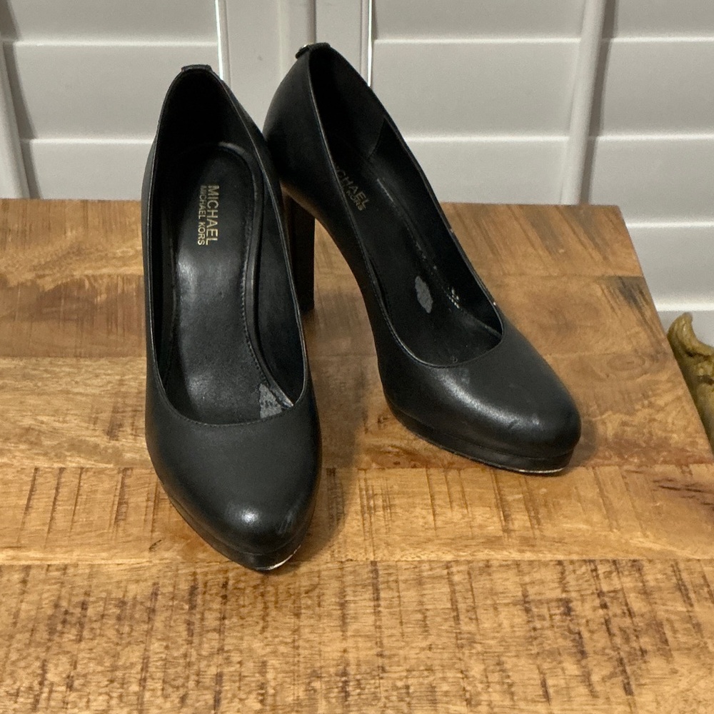 Michael Kors Black Leather Pointed-Toe High Heels